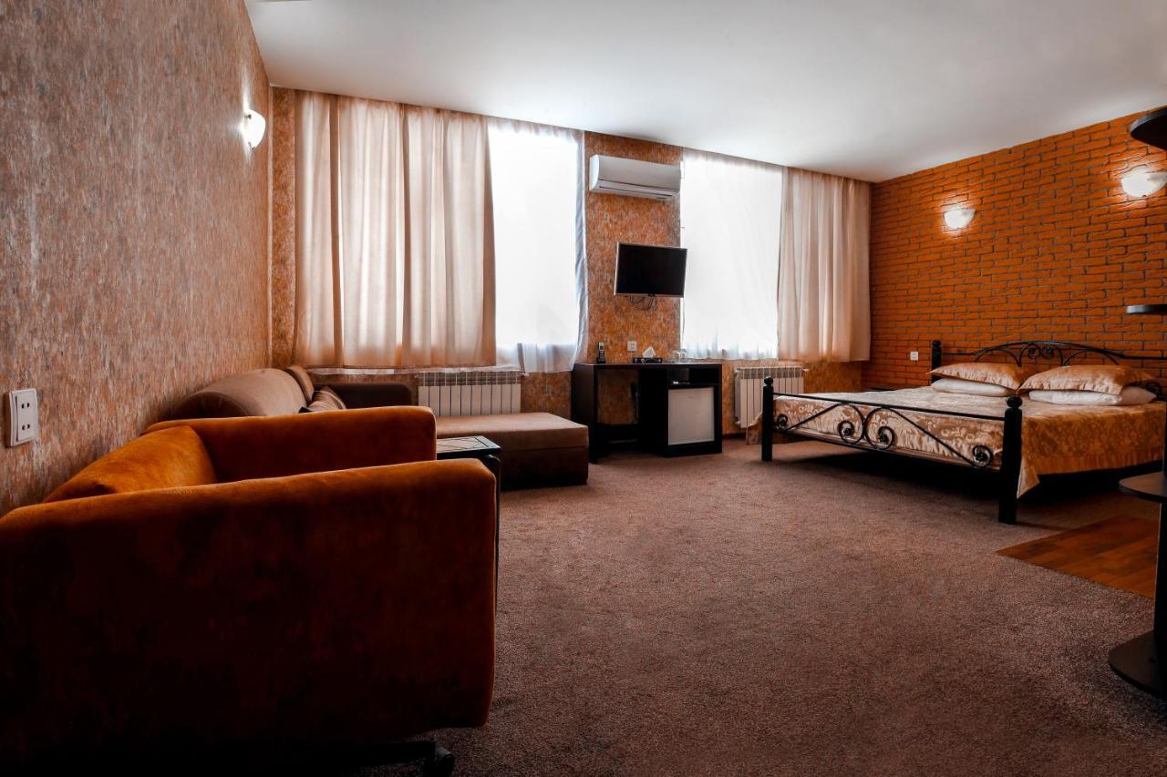 Evim Otel Zaqatala Buitenkant foto