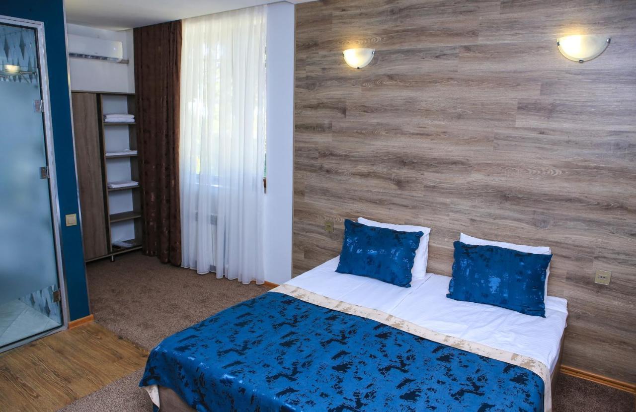 Evim Otel Zaqatala Buitenkant foto