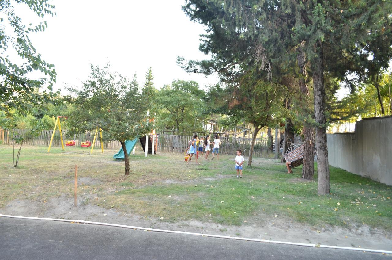 Evim Otel Zaqatala Buitenkant foto