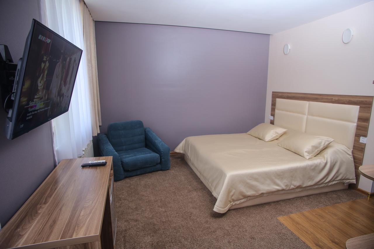 Evim Otel Zaqatala Buitenkant foto