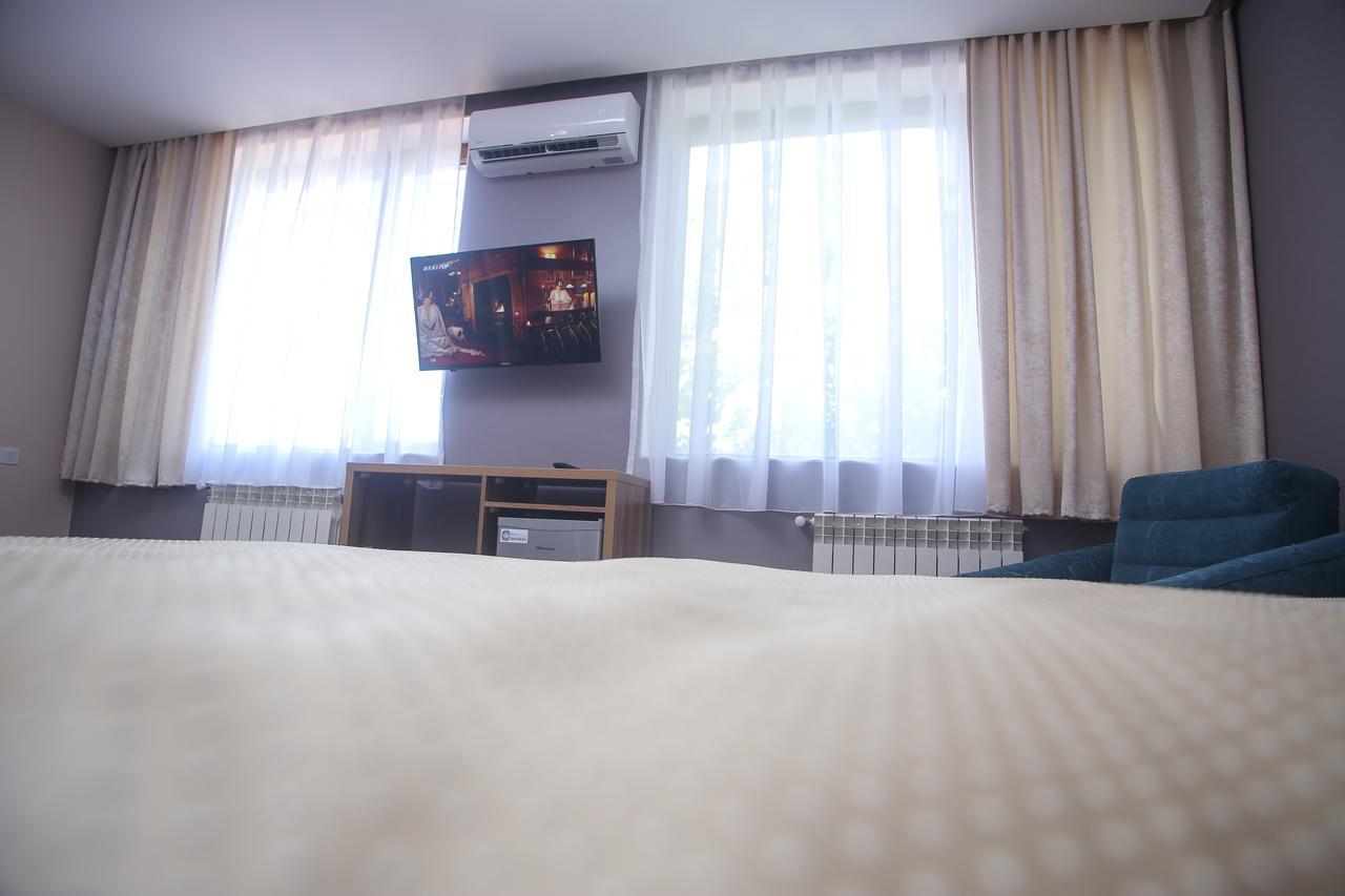 Evim Otel Zaqatala Buitenkant foto