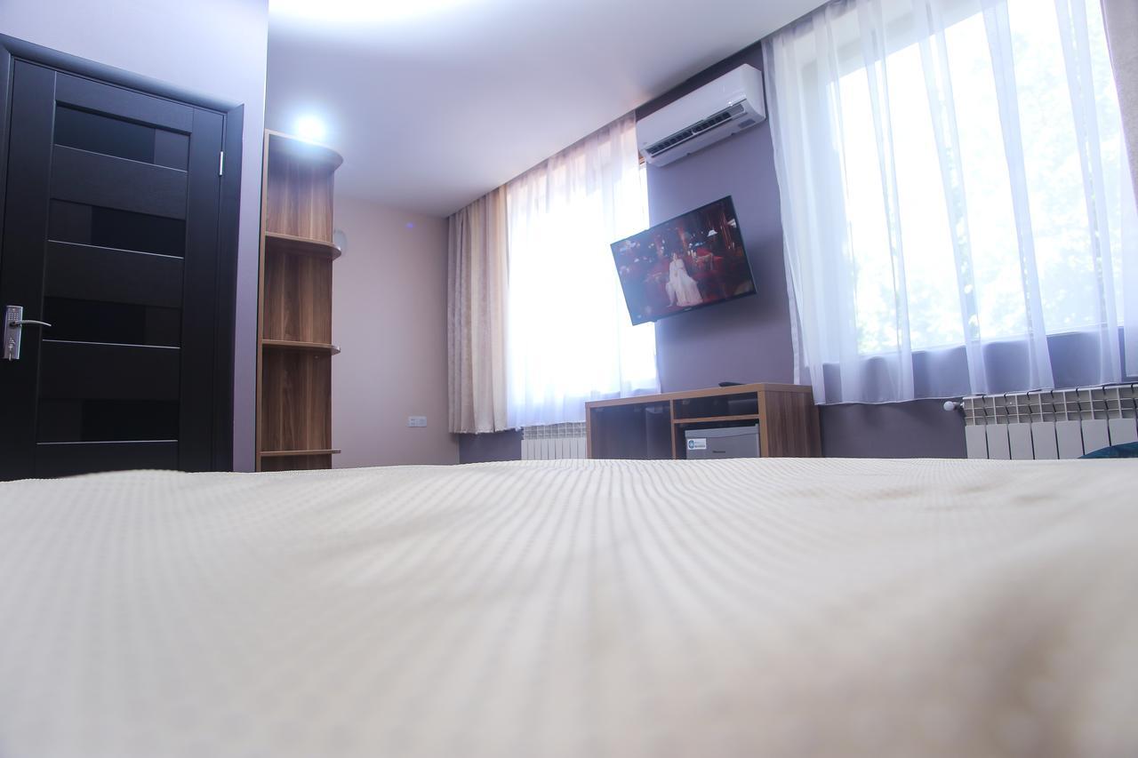 Evim Otel Zaqatala Buitenkant foto