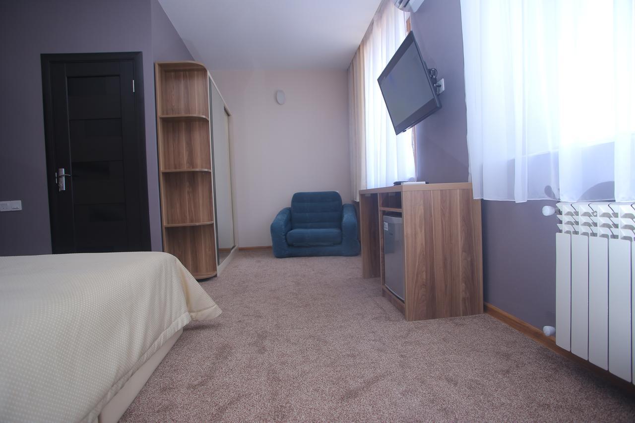 Evim Otel Zaqatala Buitenkant foto