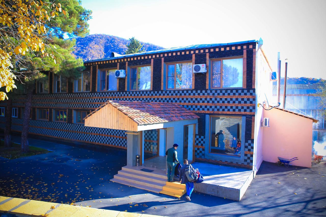 Evim Otel Zaqatala Buitenkant foto
