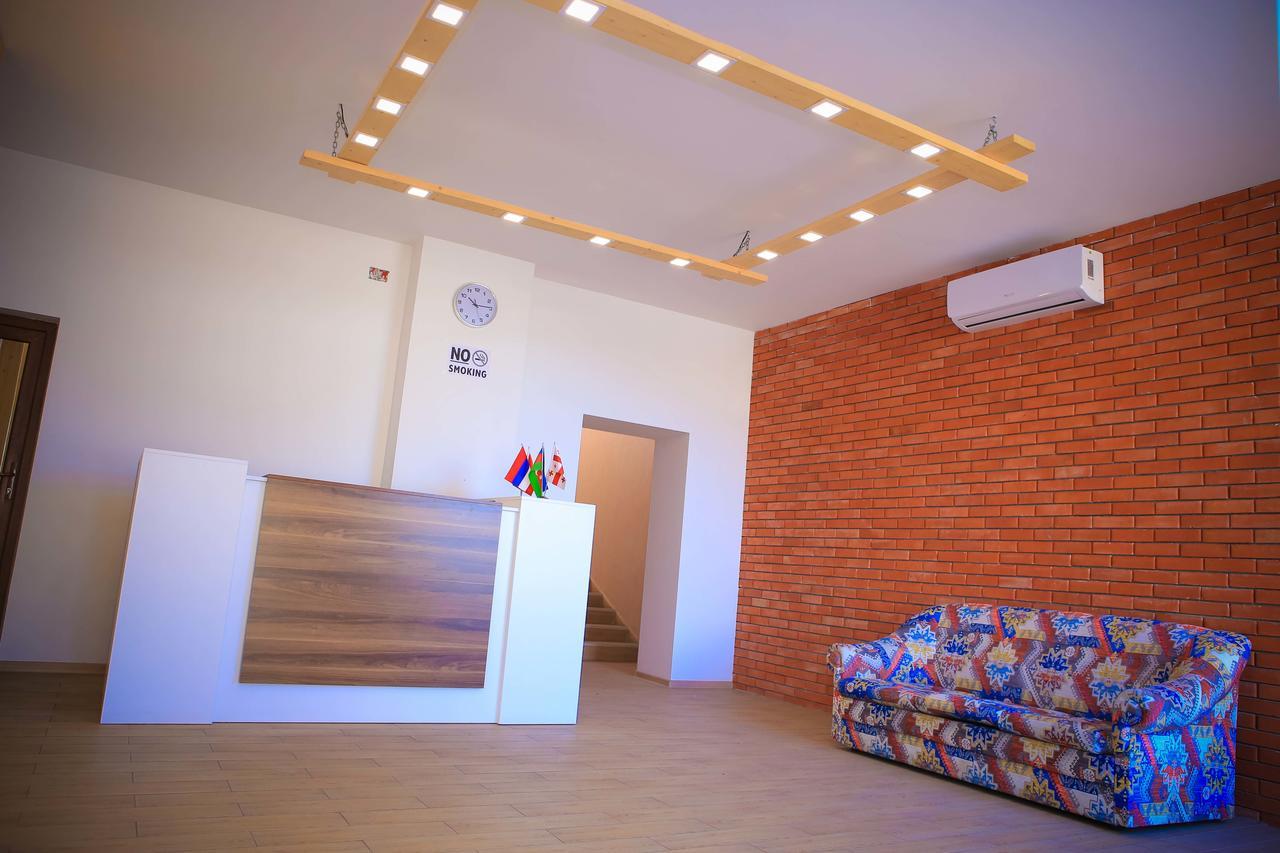 Evim Otel Zaqatala Buitenkant foto