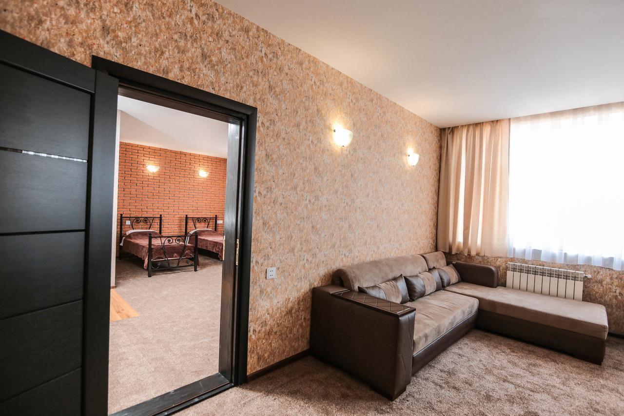 Evim Otel Zaqatala Buitenkant foto