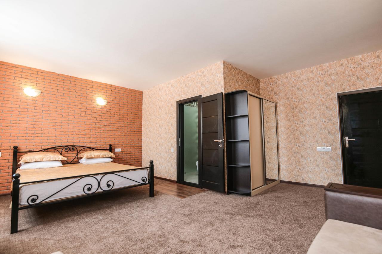 Evim Otel Zaqatala Buitenkant foto