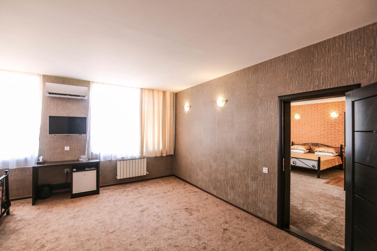 Evim Otel Zaqatala Buitenkant foto