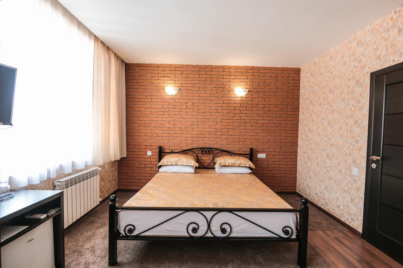 Evim Otel Zaqatala Buitenkant foto