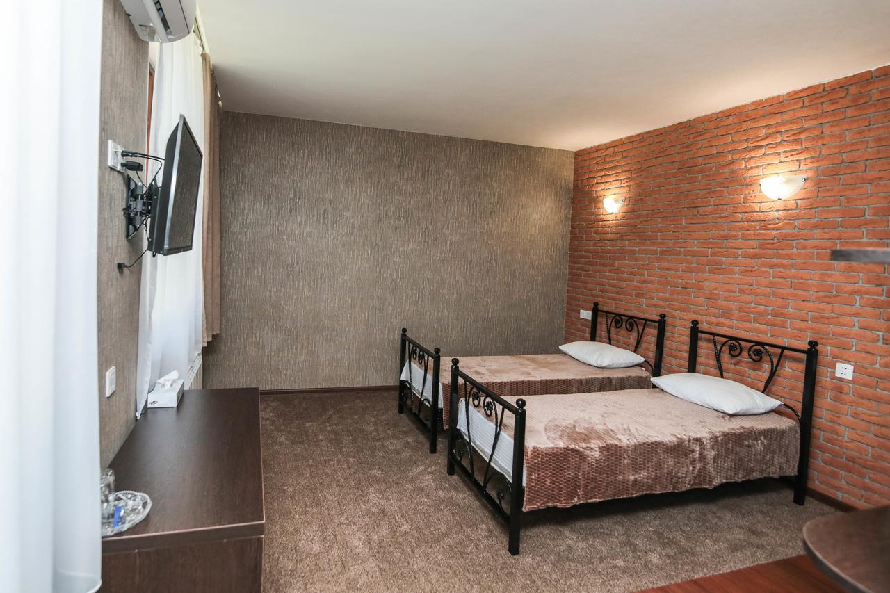 Evim Otel Zaqatala Buitenkant foto