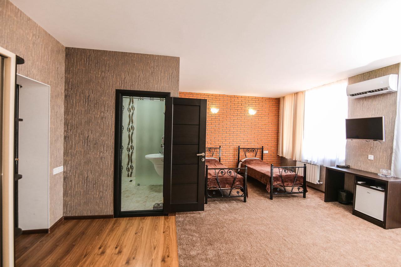 Evim Otel Zaqatala Buitenkant foto