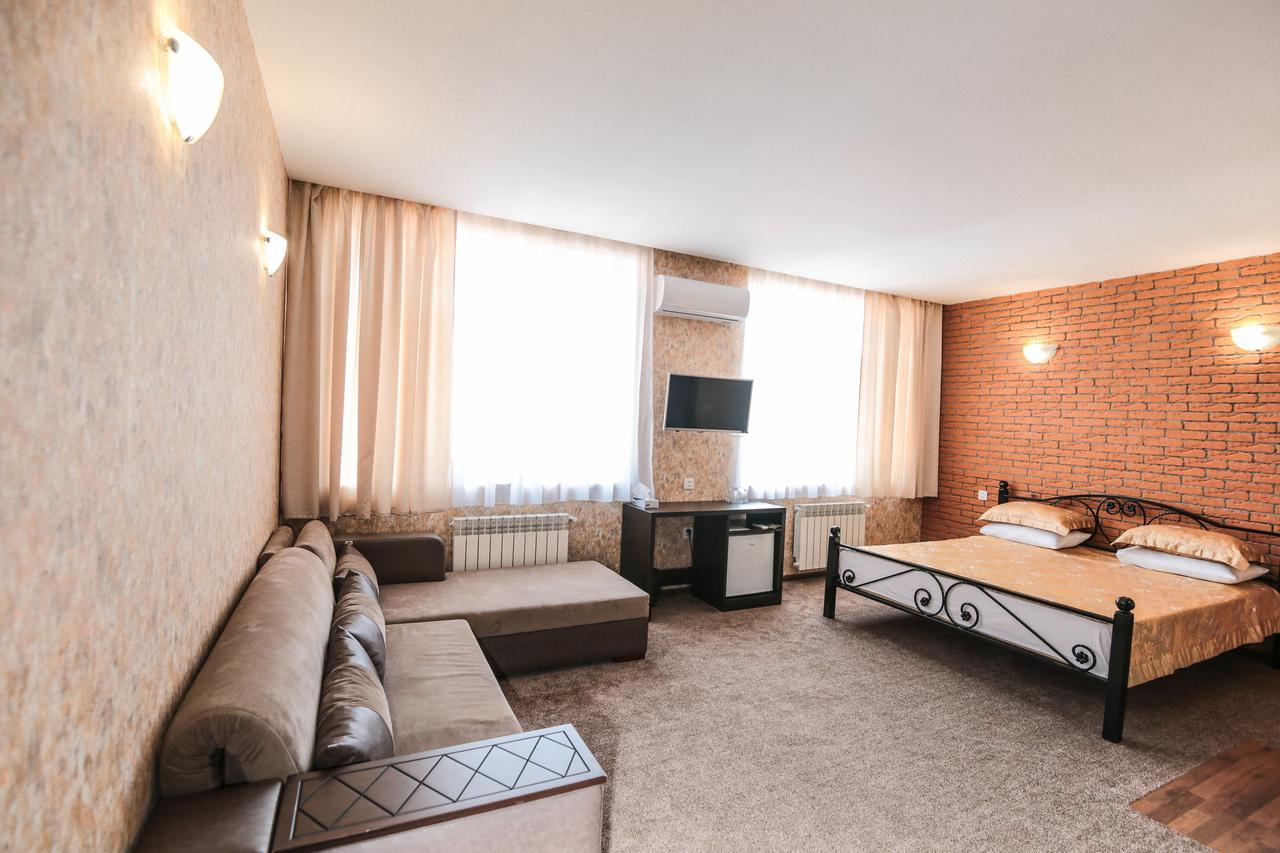 Evim Otel Zaqatala Buitenkant foto