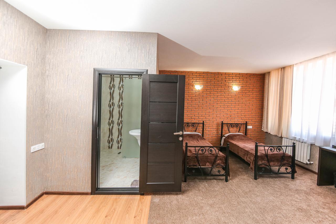 Evim Otel Zaqatala Buitenkant foto