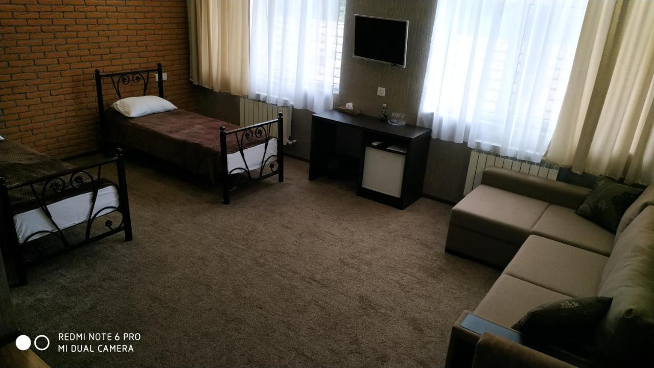 Evim Otel Zaqatala Buitenkant foto